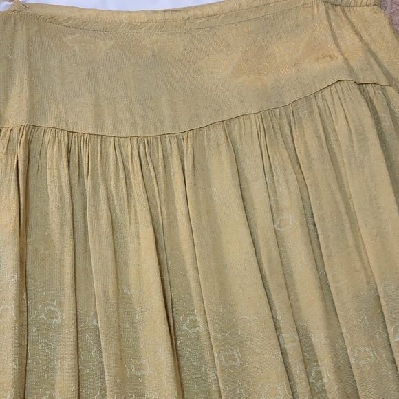 Ladies 2 PC Skirt Set - Picture 2 of 16